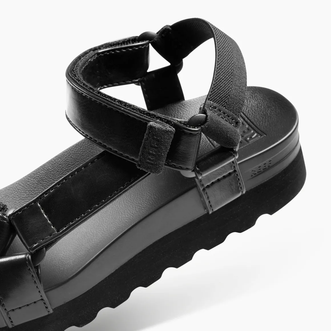 REEF Cushion Rem Hi | Women Sandals