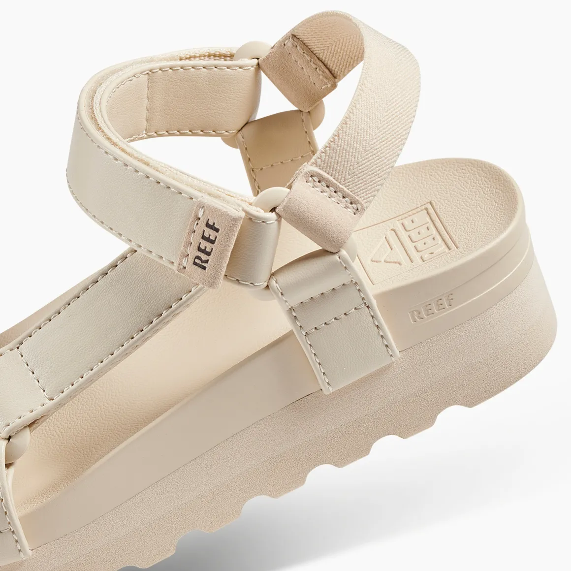 REEF Cushion Rem Hi | Women Sandals