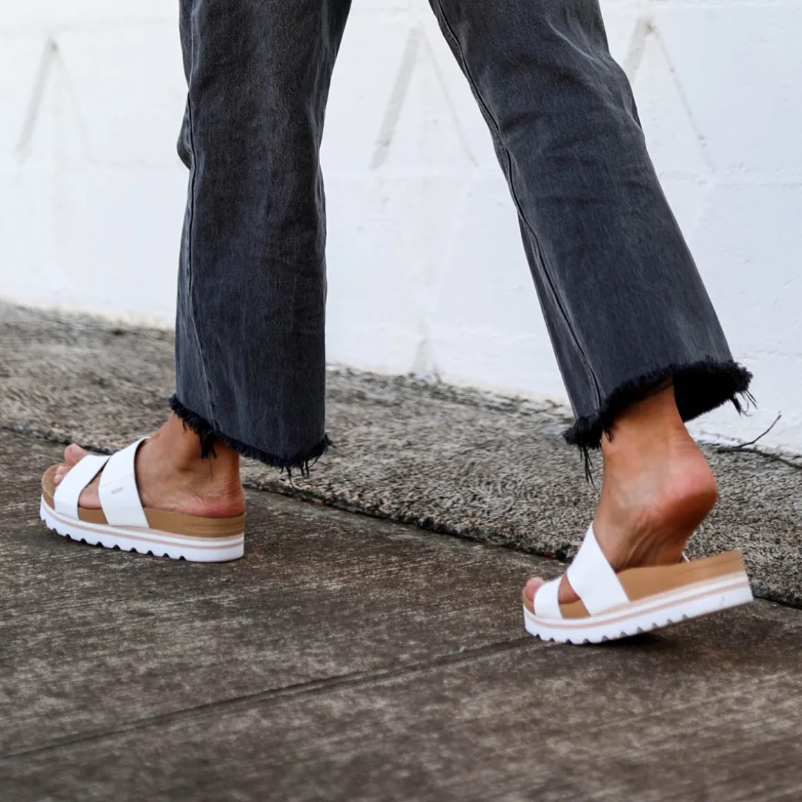 REEF Cushion Vista Hi | Women Slides | Sandals